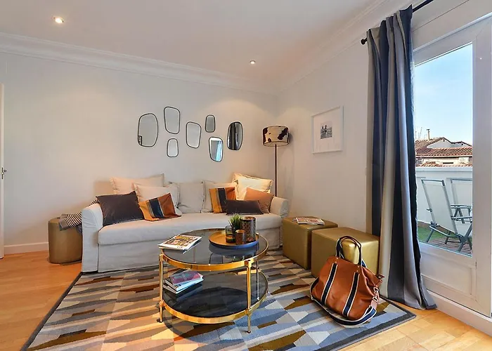 Homeabout Puerta Del Sol Premium